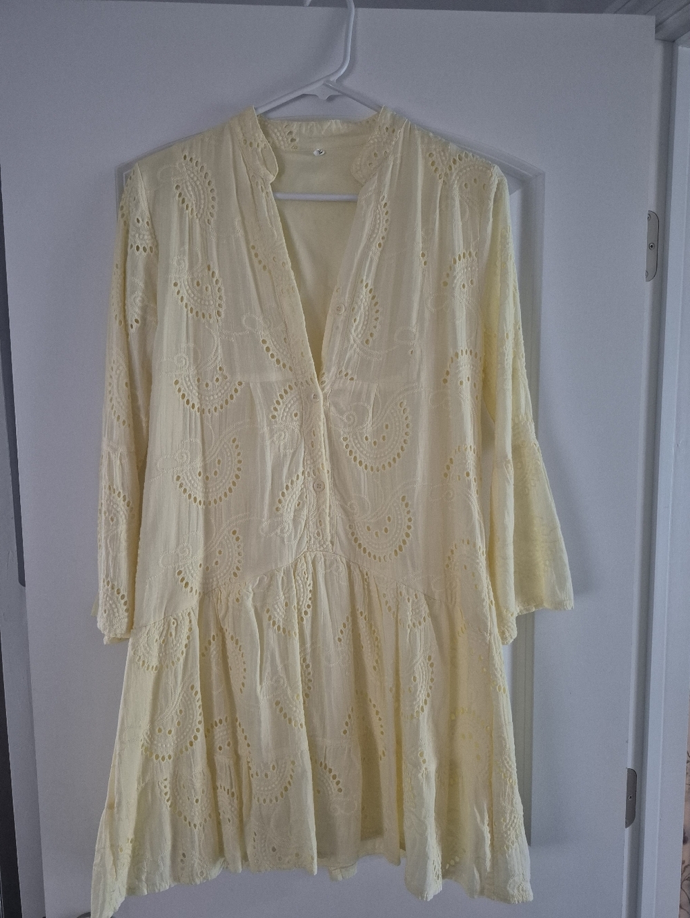 Light Yellow Eyelet V-Neck Tunic Dress Cover Up Size M